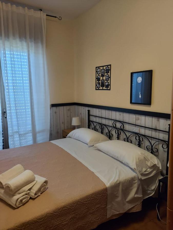 Albergo Ristorante Bar Pizzeria La Lanterna Santi Cosma e Damiano Exteriör bild